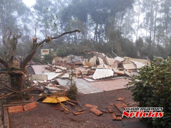 Casas que não foram levadas pela água começam a aparecer na Ilhas do Chafariz - foto 3