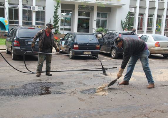 Secretaria de Obras realiza atividades emergenciais no município - foto 3