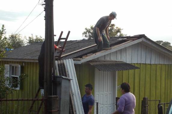 Parece que passou um furacão destruindo tudo, diz prefeita de Ibarama - foto 2