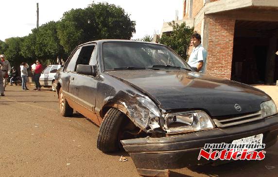 Veículos colidem e uma jovem fica ferida
no bairro Seminário em Três de Maio - foto 3