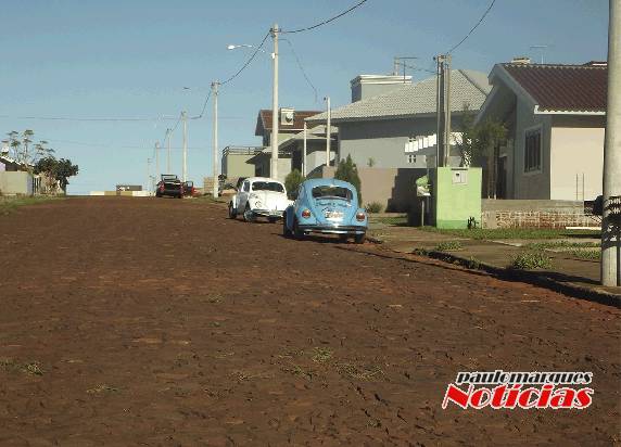 Cavalos
soltos incomodam moradores de bairro de Três de Maio - foto 2