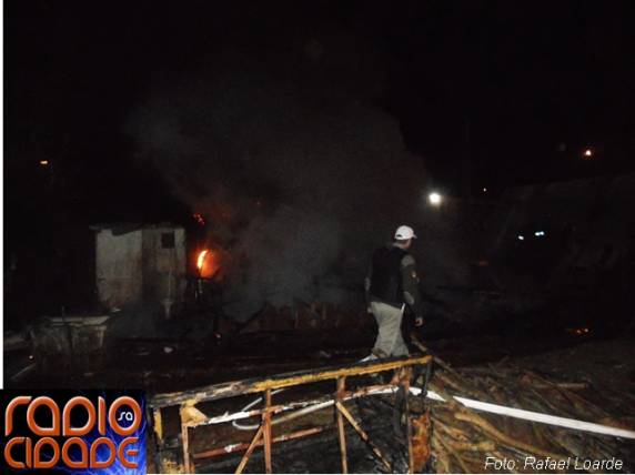 Incêndio consome totalmente residência em Guarani das Missões na noite desta terça-feira - foto 3