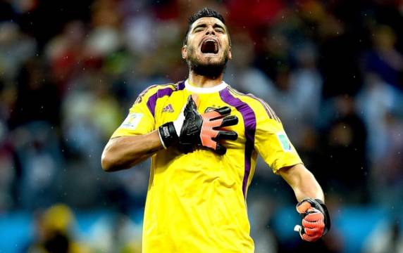 Xará do herói da classificação para decisão há 24 anos, goleiro para Vlaar e Sneidjer nos pênaltis, e hermanos encaram a 

Alemanha, no Maracanã