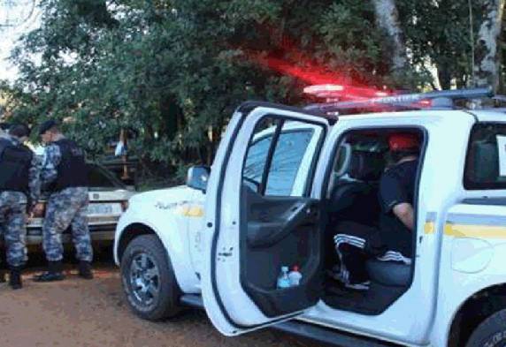Quatro homens são presos com cocaína e pistola em Santa Rosa - foto 2