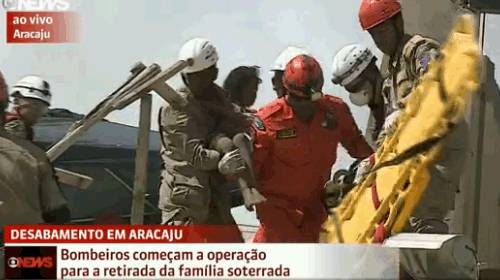 Família é resgatada após ficar 34 horas sob escombros
em Aracaju - foto 2