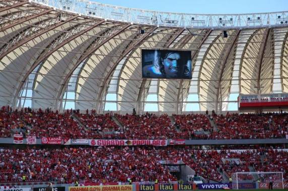 Inter goleia o Flamengo por 4 a 0 em domingo de lembrança a
Fernandão - foto 3