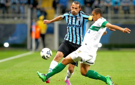 Coxa faz 3 a 2 nos acréscimos em jogo eletrizante na Arena, que vaia Enderson Moreira e vê centroavante voltar a marcar após sete jogos