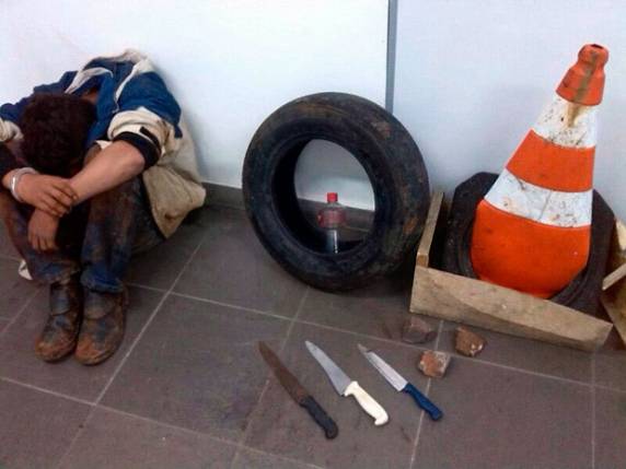 Grupo monta barricada para assaltar motoristas na BR-448 no RS, diz PRF - foto 3