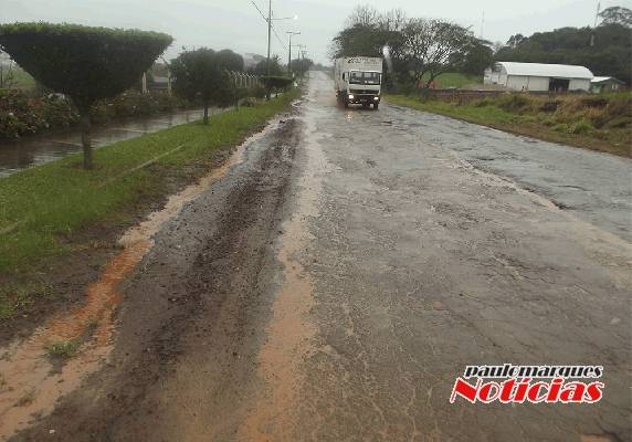 Péssima situação da rua Leonel de Moura Brizola é motivo de queixas de motoristas - foto 2