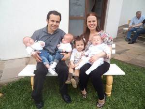 Mãe de meninos
trigêmeos cria blog para contar rotina da família no RS - foto 3