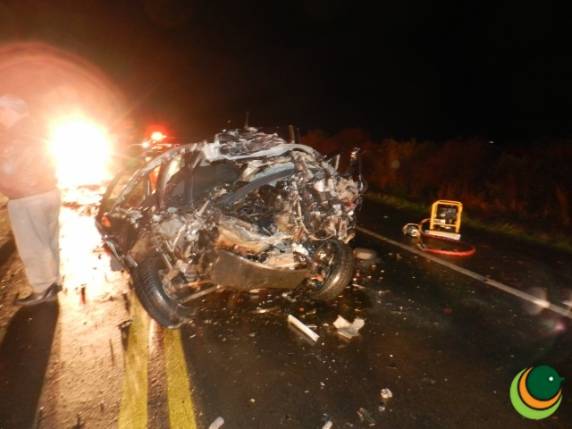 Colisão frontal entre carro e caminhão deixa um morto e três feridos em Passo Fundo - foto 3