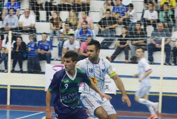 Nada deu certo para a ABELC no último jogo do primeiro turno da segunda fase do Estadual 

Série Bronze. Disputada no sábado, 2 de agosto, em Espumoso, a partida terminou em 4x0 para o Guarany, que jogou com grande eficiência e assumiu a liderança da chave 5