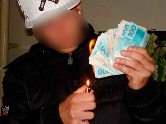 Quadrilha presa no RS ostentava dinheiro e desafiava polícia na internet - foto 2