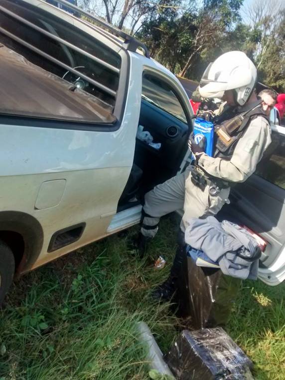 Dois homens
foram presos com contrabando em Santa Rosa - foto 3