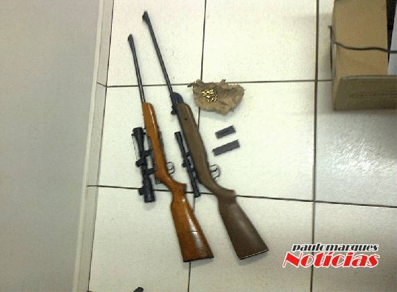 Policiais da Brigada Militar prenderam um homem que portava um Rifle com
numeração raspada, em Três de Maio - foto 2