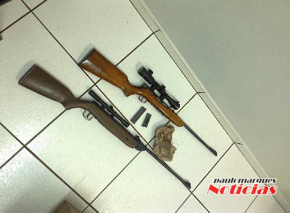 Policiais da Brigada Militar prenderam um homem que portava um Rifle com
numeração raspada, em Três de Maio - foto 3