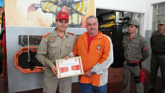 Bombeiros
Voluntários de Horizontina recebem Insignes em solenidade - foto 3