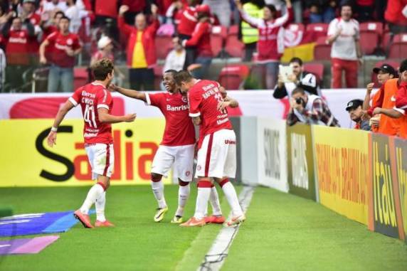 Inter faz 2 a 0 sobre o Grêmio no primeiro clássico do novo Beira-Rio - foto 2