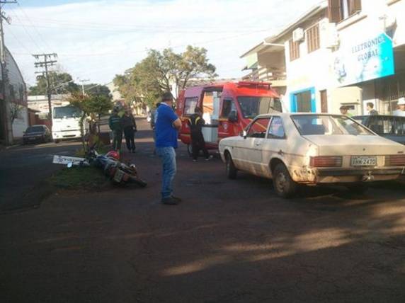Acidente de trânsito na Avenida Tuparendi em Santa Rosa - foto 3