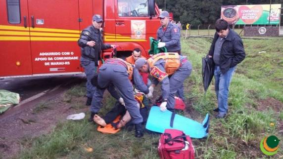 Motorista fica preso as ferragens em acidente no trecho Passo
Fundo/Marau - foto 3