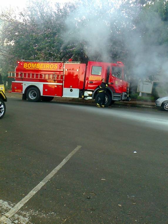 Fusca incendeia na Rua Cerro Azul em Horizontina - foto 2