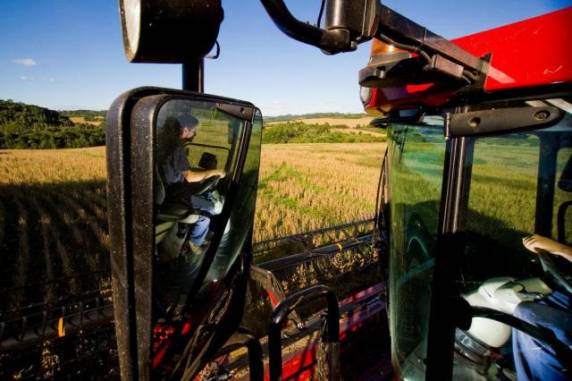 Diferentes itens ampliam o bem-estar de quem opera máquinas agrícolas