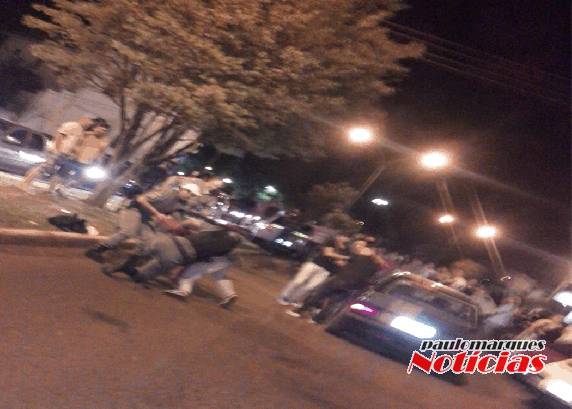 Policiais militares são agredidos em abordagem no centro de Três de 

Maio - foto 3