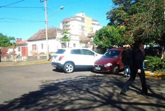 Colisões movimentam à tarde de
segunda-feira em Santo Ângelo - foto 3