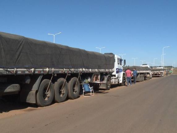Condutores que iriam a Buenos Aires e Chile temem bloqueios em rodovias