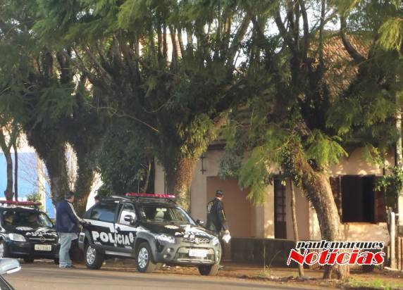 Polícia Civil prende duas
mulheres traficantes no Bar Verde em Três de Maio - foto 2
