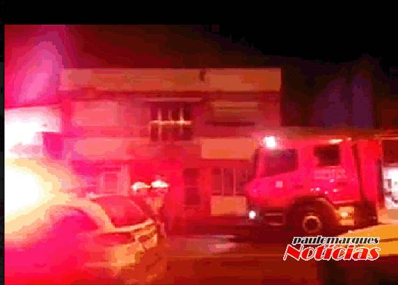 Incêndio atinge um sobrado residencial em Santo Ângelo - foto 2