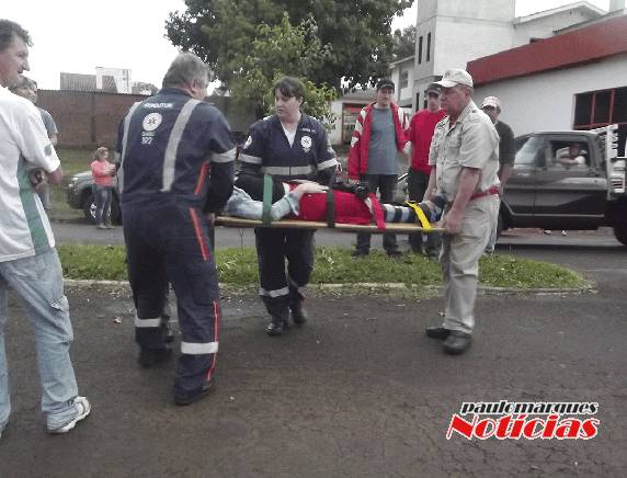 Jovem fica ferida em colisão entre moto e automóvel em Três de Maio - foto 2