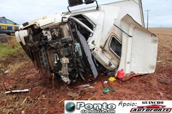 Motorista da Móveis Stein se envolve em grave acidente no
Estado do Paraná - foto 2