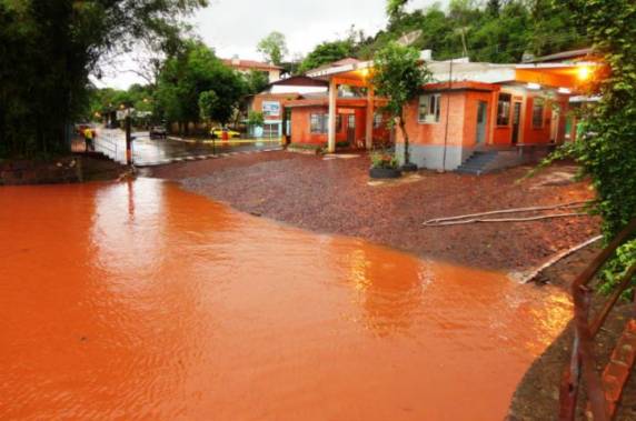 Em Barra do Guarita também foi suspensa a 

travessia