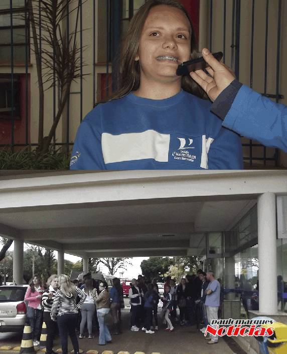 Pais e alunos protestam contra fechamento do Dom Hermeto - foto 2