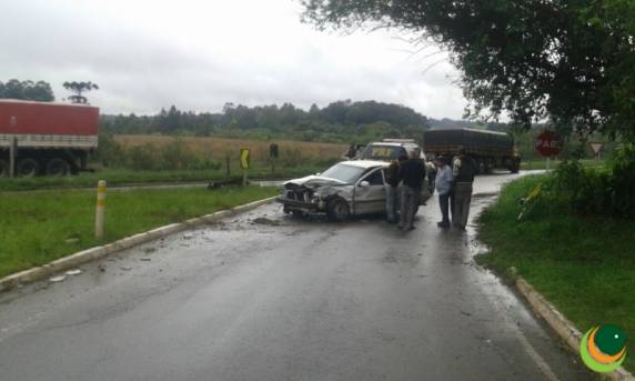 Caminhão de
Crissiumal se envolveu em acidente em Passo Fundo - foto 3