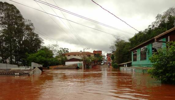 Na enchente ocorrida em 29 de junho, atingiu 19,77 metros
