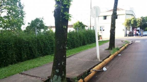 Novo acidente com caminhão na esquina da Arco-Íris em Horizontina - foto 3