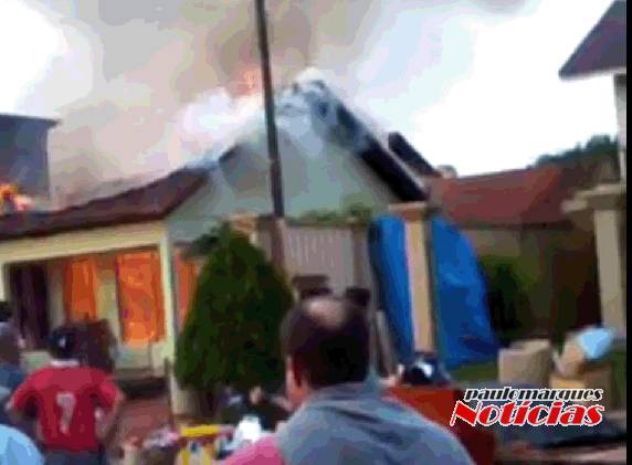 Casa de um Sargento da Brigada Militar é consumida pelo fogo em Santo Cristo - foto 2