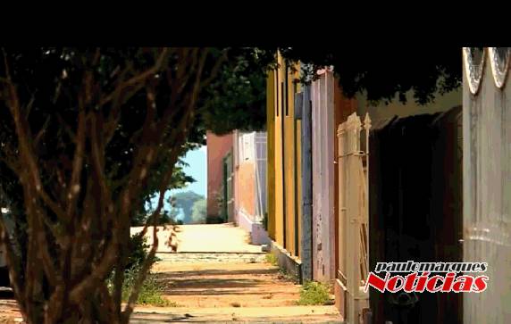 Polícia investiga dinheiro deixado em pátio de uma
casa - foto 3