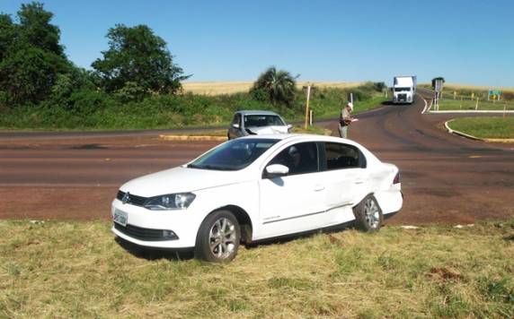 Acidente no trevo da ERS 344 deixa três feridos nesta quarta-feira em Santo Ângelo - foto 2