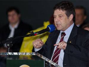 Ex-deputado e ministro, que sofre de câncer, está no Complexo 

Santa Casa