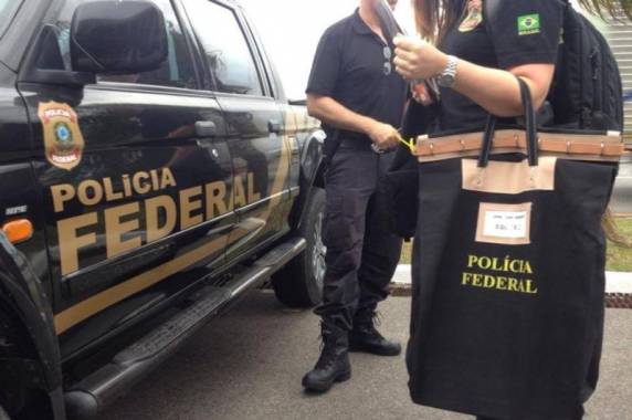 Vereador Badeko se apresenta à Polícia Federal - foto 3