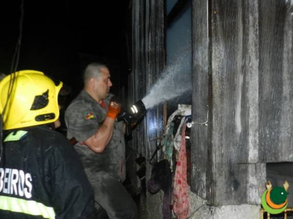 Tragédia: menina de cinco anos morre carbonizada em Passo Fundo - foto 2