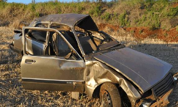 Dois veículos capotam da BR-163 em Tenente Portela - foto 3