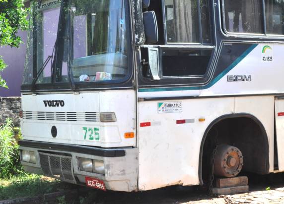 Ônibus cai e esmaga 

mecânico em Ijuí - foto 2