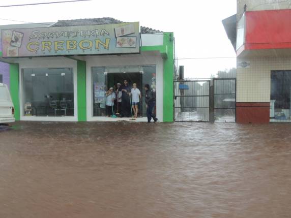 Temporal provoca estragos em Carazinho - foto 3