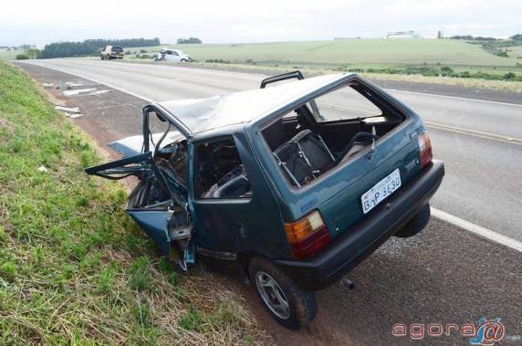 Acidente na madrugada deste
sábado na BR 285 deixa três feridos - foto 2
