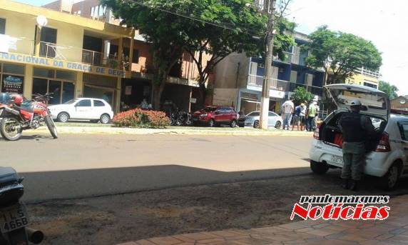Piloto de motocicleta fica
ferido ao bater em traseira de um automóvel - foto 3