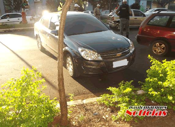 Acidente com danos materiais no centro de Três de Maio - foto 2